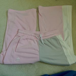 Baggy L Adidas Sweatpants!